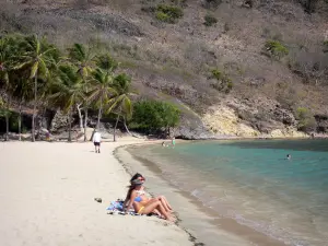 Les Saintes - Ontspan bij de lagune, op duidelijke zandstrand Pompierre