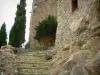 Sant'Antonino - Paved path, rock, trees and stone houses