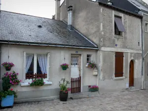 Saumur - Houses, one decorated with flowers