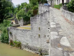 Sauveterre-de-Béarn - Brücke Légende über dem Sturzbach Oloron und ihre nähere Umgebung