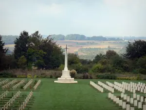 Schlacht der Somme - Weg der Erinnerung: französisch-britischer Friedhof von Thiepval