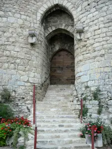Schloss von Billy - Eingangstor der mittelalterlichen Burg (Festung)