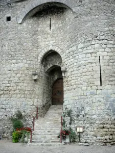 Schloss von Billy - Eingangstor der mittelalterlichen Burg (Festung)