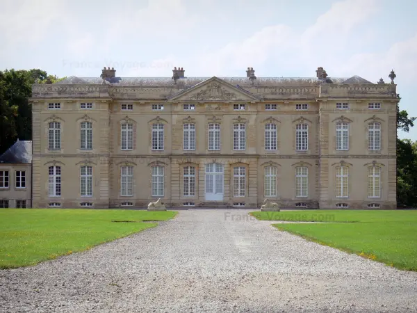 Schloss von Bourg-Saint-Léonard - Führer für Tourismus, Urlaub & Wochenende in der Orne