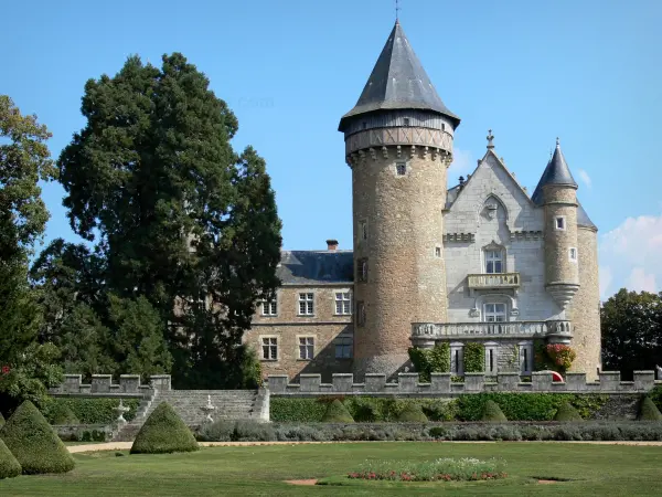 Schloss von Busset - Französischer Garten, Turm Orion und Hauptgebäude des Schlosses