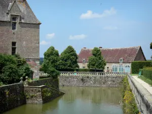 Schloss von Carrouges - Wassergräben des Schlosses