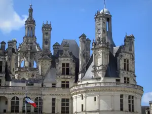 Schloß Chambord - Renaissanceschloss: Turm Lanterne und Eckturm des Bergfriedes