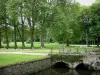 Schloss von Courances - Wassergräben und mit Bäumen bestandener Schlosspark