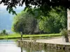 Schloß Longpra - Wassergräben; auf der Gemeinde Saint-Geoire-en-Valdaine