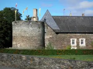 Schloß Plessis-Macé - Runder Turm des Schlosses