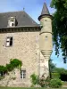 Schloss Pompadour - Mauervorsprung-Türmchen