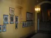 Schloß von Vaux-le-Vicomte - Im Schloß: Gang geschmückt mit Bildern