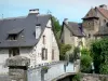 Ségur-le-Château - Bridge and houses of the medieval village