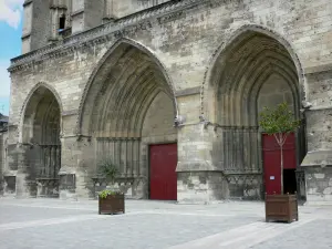 Soissons - Portales de la catedral de Saint-Gervais-et-Saint-Protais