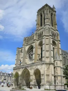 Soissons - Fachada de la catedral de Saint-Gervais-et-Saint-Protais
