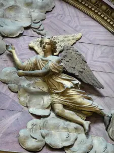 Soissons - Intérieur de la cathédrale Saint-Gervais-et-Saint-Protais : détail d'un ange sculpté