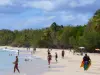 Strand der Salines - Badetouristen am Strand Grande Anse des Salines