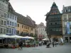 Strasbourg - Piazza del Duomo con i caffè all'aperto, le case e casa Kammerzell