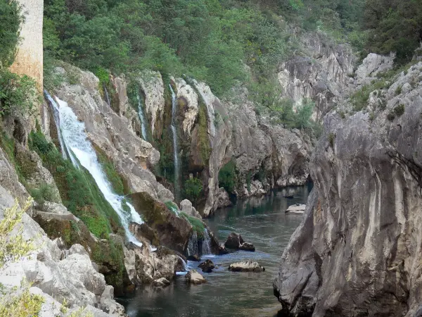 Tal des Hérault - Schluchten des Hérault: Felsen, Wasserfall, Fluss Hérault