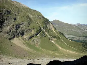Talkessel von Gavarnie - Berg des natürlichen Kessels; im Nationalpark der Pyrenäen