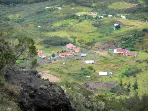 Talkessel Mafate - Blick auf Ilet de Marla, vom Heraufsteigen zum Pass des Taïbit aus