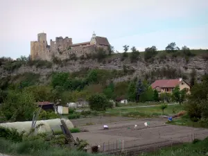 Tallard - Medieval castle on its rocky spur overlooking vegetable gardens