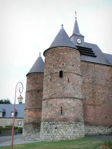 Thiérache - Wimy: Saint-Martin fortified church, with its round towers and its bell tower