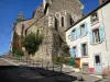 Toucy - Église Saint-Pierre et façade de maison du bourg