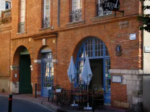 Toulouse - Maison et terrasse de café de la vieille ville