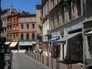 Toulouse - Strada, delle case e negozi del centro storico