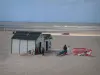 Le Touquet-Paris-Plage - Côte d'Opale : plage de sable, cabines, transats et mer (la Manche)