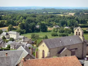 Tour de Masseret - Vue sur l'église et les toits du village depuis le sommet de la tour