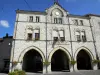 Tournon-d'Agenais - Bastide: gevel van het stadhuis (City Hall)