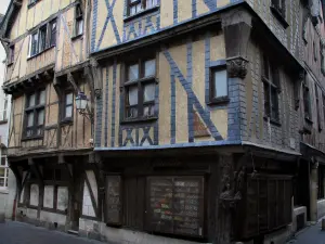 Tours - Maisons anciennes à pans de bois