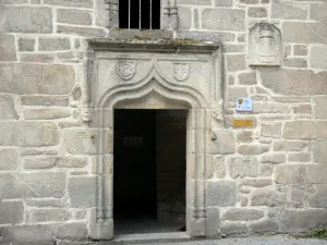 Treignac - Entrée de la tour