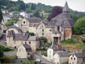 Treignac - Bell tower of the Notre-Dame-des-Bans and houses of the lower town