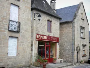 Treignac - Façades de maisons de la cité médiévale