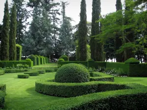 Tuinen van het kasteeltje van Eyrignac - Franse tuin (tuin van groen)