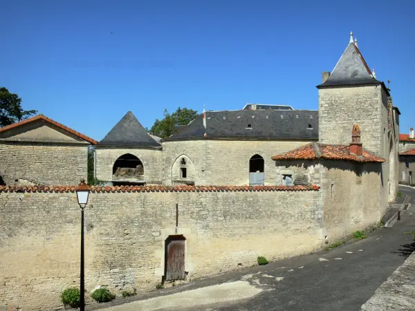 Tusson - Guida turismo, vacanze e weekend nella Charente