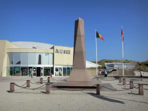 Utah Beach - Plage du Débarquement : musée du Débarquement d'Utah Beach et stèle commémorative