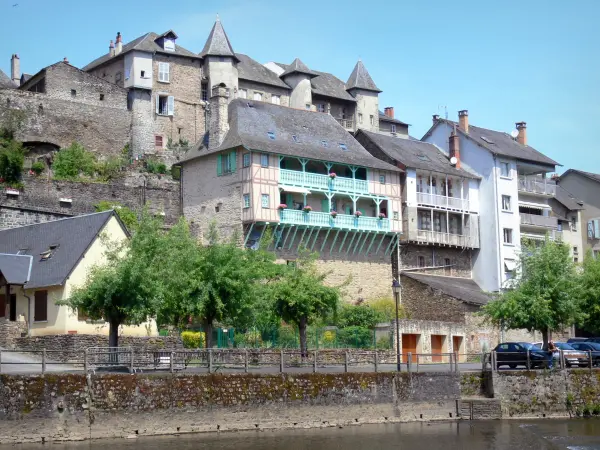 Uzerche - Gids voor toerisme, vakantie & weekend in de Corrèze