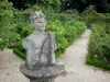 Val-de-Marne rose garden - Statue in the middle of the rosebushes