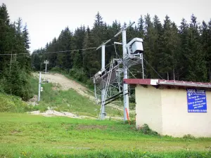 Valle de Mouthe - Remonte en la estación de esquí de Mouthe, en el Parque Natural Regional del Haut-Jura