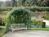 Valloires花园 - 长凳，玫瑰园和树木