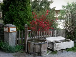 Vallouise - Wooden fountain; in the Écrins National Nature Park