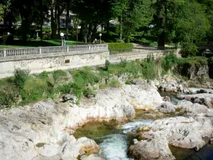 Vals-les-Bains - Park langs de rivier de Volane