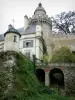 Veauce - Klok toren en voorgevel van het kasteel