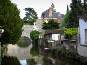 Vendôme - Casas a lo largo del río (el Lirón)