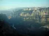 Verdon gorges - Of the sublime coastal road, seen on the river and the rock faces (limestone cliffs) of the canyon (Verdon Regional Nature Park)