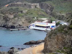 Vermilion coast - Restaurant terrace at the seaside